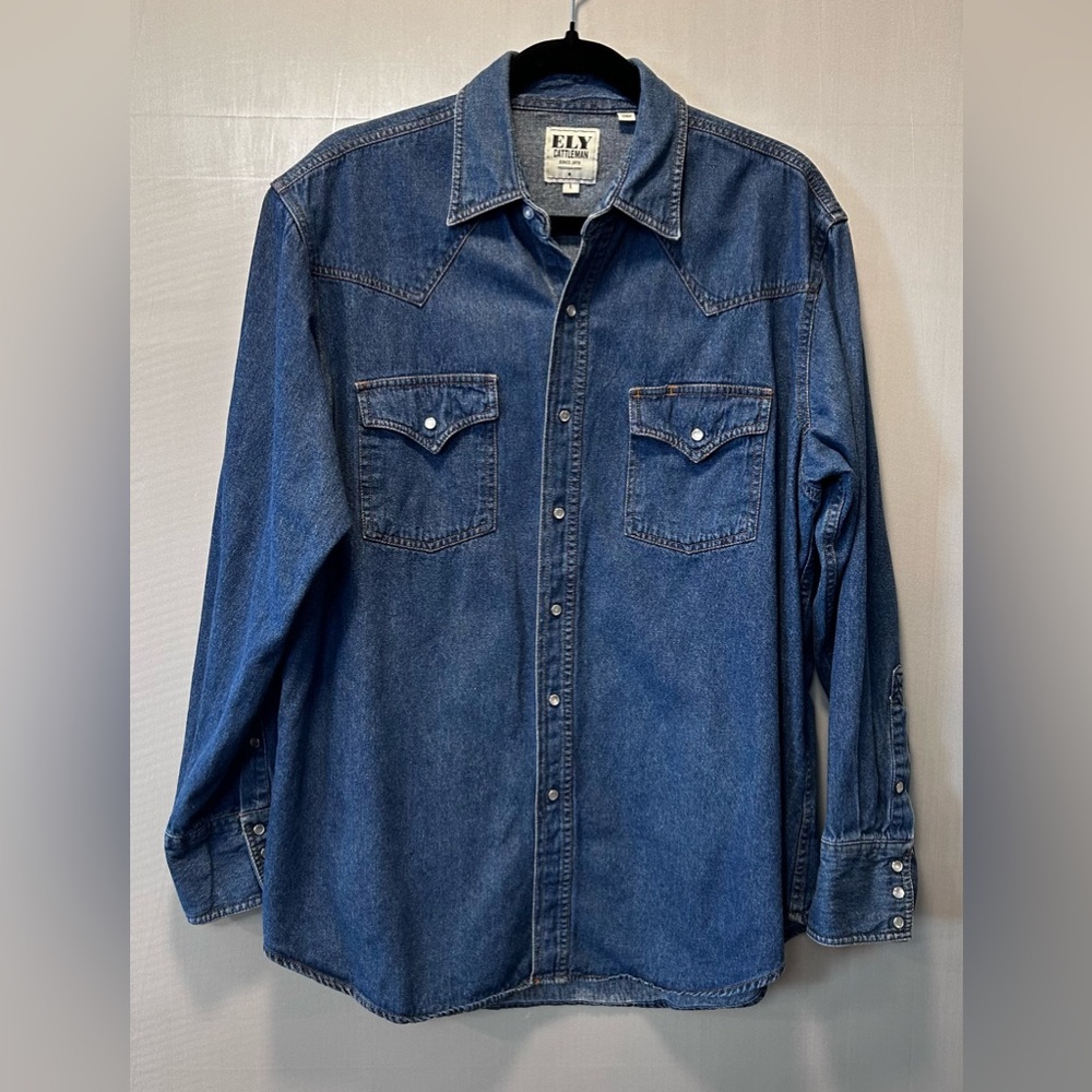 Ely Cattleman Blue Denim Casual Button Down Shirt